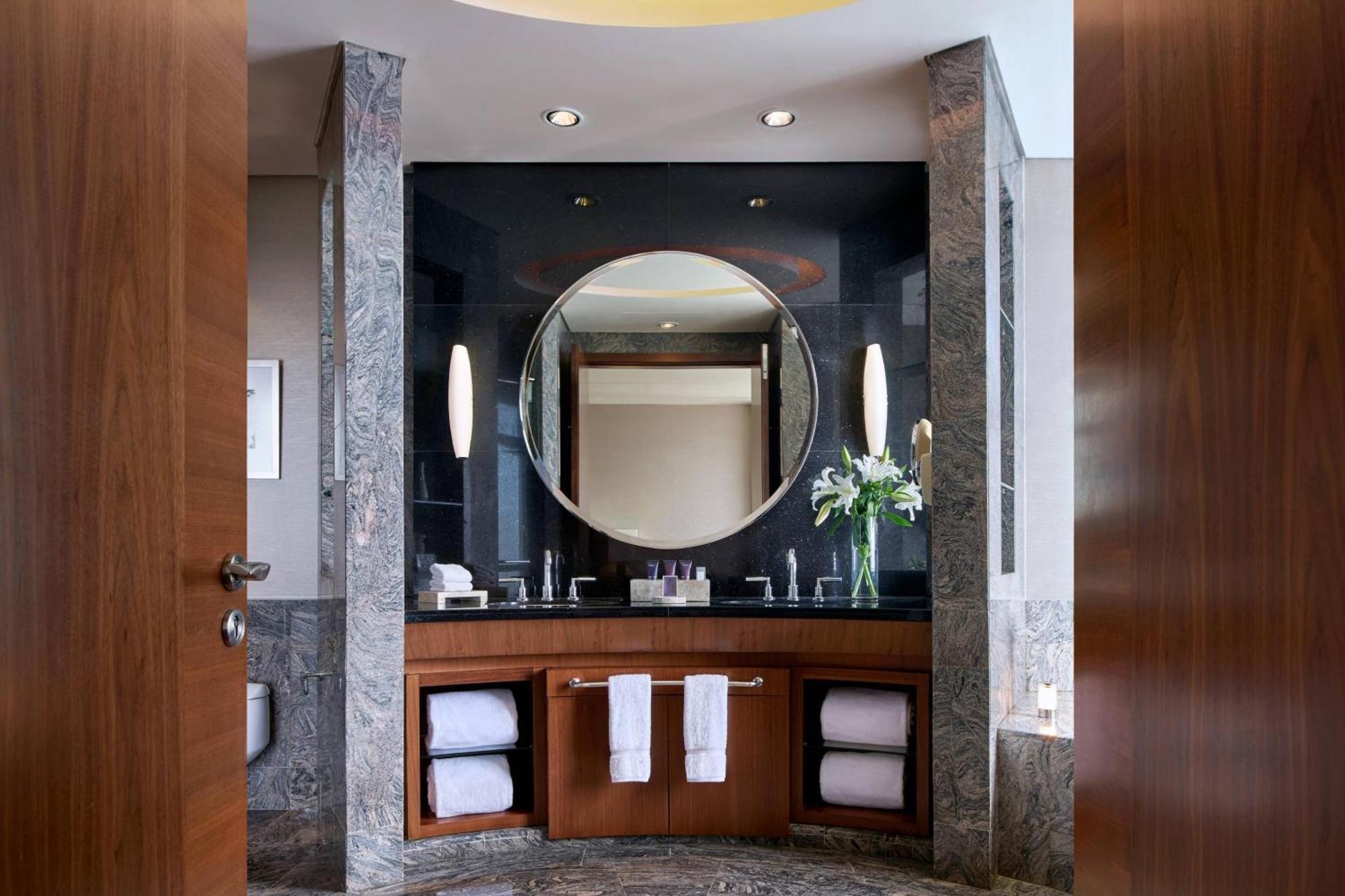 The Ritz-Carlton Jakarta, Pacific Place Buitenkant foto