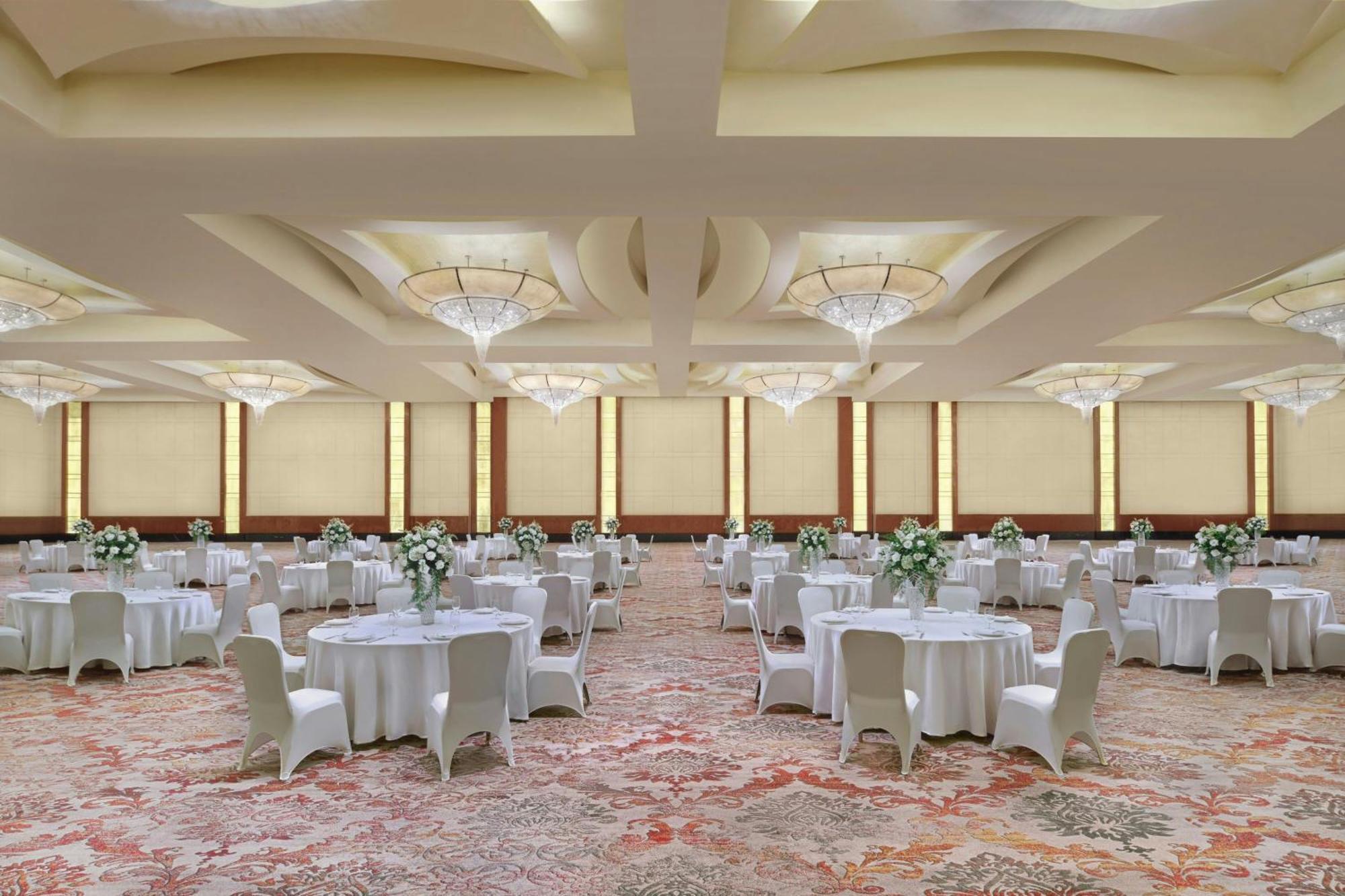 The Ritz-Carlton Jakarta, Pacific Place Buitenkant foto